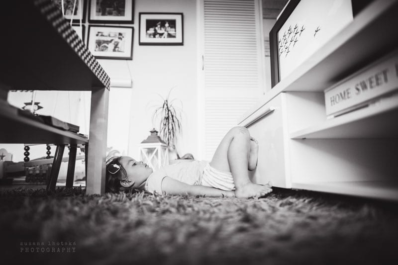 Chvíle klidu natažená na huňatém koberci